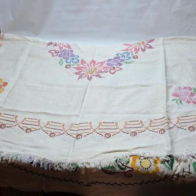 Beautiful round vintage Embroidered tablecloth - and dishtowels