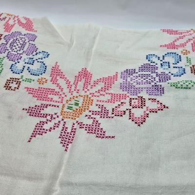 Beautiful round vintage Embroidered tablecloth - and dishtowels