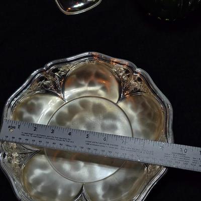 Emerald, green Musical Biscuit jar w/ metal lid - silver plate candlestick holders - Ver Silbert - Anlaufgeschützt silverplate German bowl