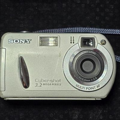 Sony Cyber-shot 3.2 Mega Pixels digital camera with case and Kodak Easy Share Z1285 Digital Camera with case