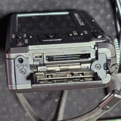 Sony Cyber-shot 3.2 Mega Pixels digital camera with case and Kodak Easy Share Z1285 Digital Camera with case