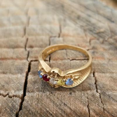 Vintage Mother's muti-colored gemstone ring 14K - 14 K gold marked Size 6