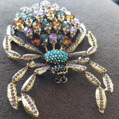 Amazing! Gigantic Spider Brooch