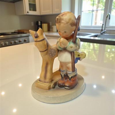Hummel Prayer Before Battle Figurine