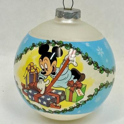 Sale Photo Thumbnail #389: In very good condition. Mickey Mouse image on one side, text on the other.