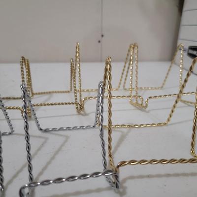 11 Metal Display Holders