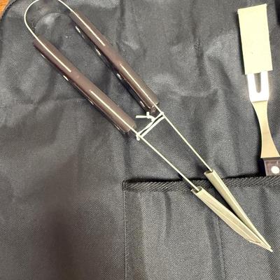 Barbecue BBQ Black. Apron with pockets for included tools Tongs Fork Spatula