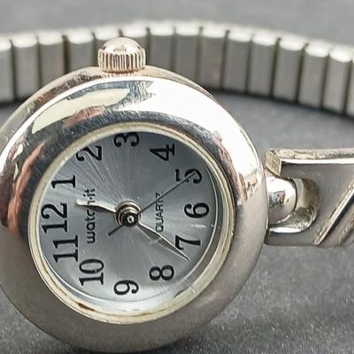 Watch it stretch band women's watch with two brooch pins - Silver toned brooch and bow brooch