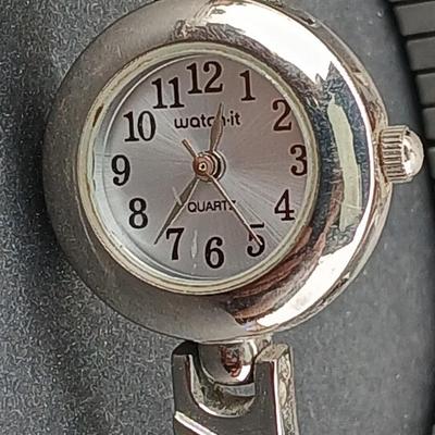 Watch it stretch band women's watch with two brooch pins - Silver toned brooch and bow brooch