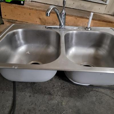 Double Kitchen Sink
