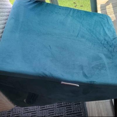 2 Medical Pillows