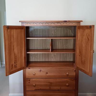 LOT 1: Kincaid Shaker Ridge Armoire