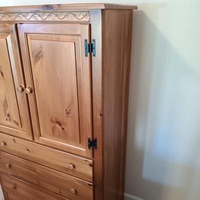 LOT 1: Kincaid Shaker Ridge Armoire