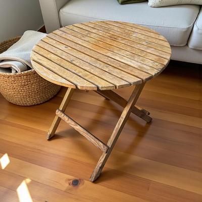 Wooden Folding Patio Table Round