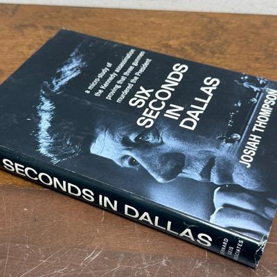 Sale Photo Thumbnail #484: In good vintage condition - see photos.