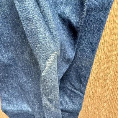 Sale Photo Thumbnail #494: In very good, like new condition, but there is a small light stripe on one leg that I think will go away when washed.5