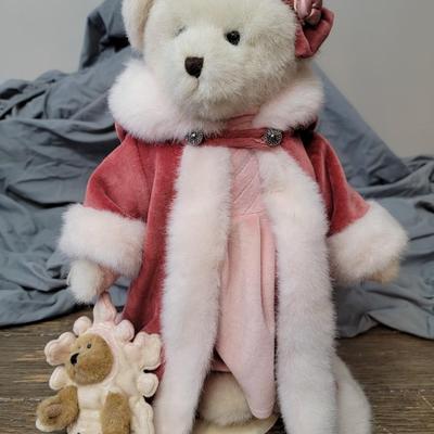 Sale Photo Thumbnail #526: Boyds Holiday Bear