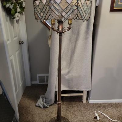 Sale Photo Thumbnail #1: 5 ft high
3 bulbs 
3 light selection