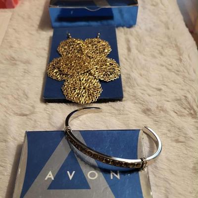 New jewelry, Stella and Dot, Avon So good jewelry Onyx