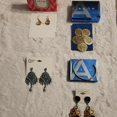 New jewelry, Stella and Dot, Avon So good jewelry Onyx
