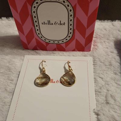 New jewelry, Stella and Dot, Avon So good jewelry Onyx