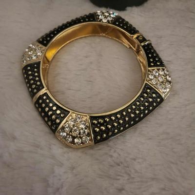 Lia Sophia necklace and stretch bracelet 2 designer bracelets