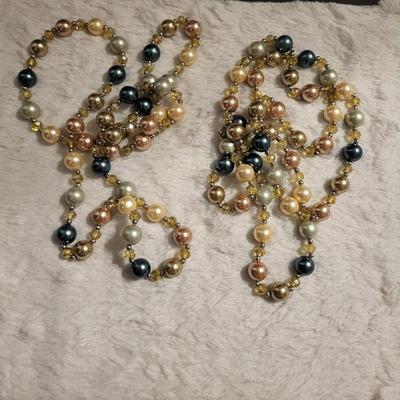 Necklace lot