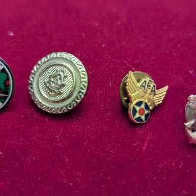 Sale Photo Thumbnail #2619: Vintage Lapel Pins #6