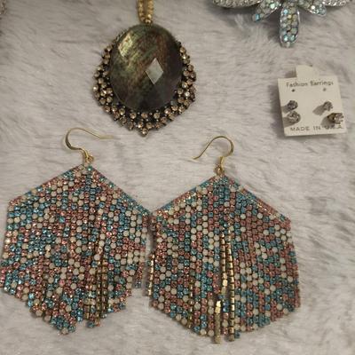 Shiney jewelry lot
