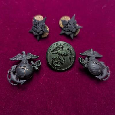 Sale Photo Thumbnail #2627: USMC Officer Hat Device - Officer's Eagle Crest Star Pins - 13 Star Eagle Anchor #8
