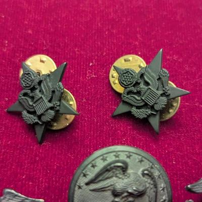 Sale Photo Thumbnail #2628: USMC Officer Hat Device - Officer's Eagle Crest Star Pins - 13 Star Eagle Anchor #8