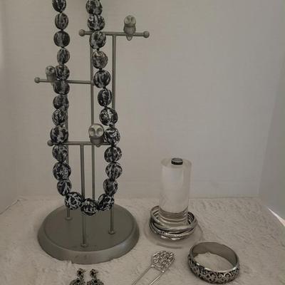 African beads, bracelet, hairpin, ring size 6 1/2