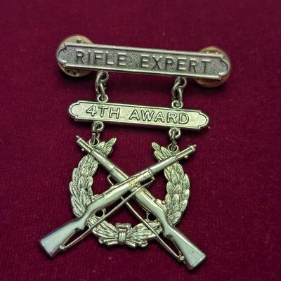 Sale Photo Thumbnail #2640: Rifle Expert 4th Award USMC Weapons Qualification