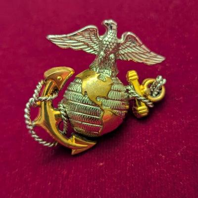 Sale Photo Thumbnail #2687: USMC Sterling Eagle Globe & Anchor Cap Badge 12g #20