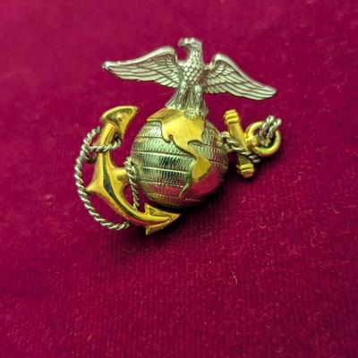 Sale Photo Thumbnail #2691: USMC Sterling Eagle Globe & Anchor Cap Badge #21