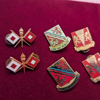 Sale Photo Thumbnail #2719: Military Signal Corps Flag Pins - Army 86th Field Artillery Regiment Unit Insignia's #25