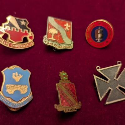 Sale Photo Thumbnail #2724: Vintage Military Insignia Pins #26