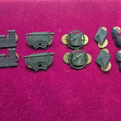 Sale Photo Thumbnail #2738: Army Corps Engineer's Castle Set - Army Staff Specialist Pins - Transportation & Finance #28