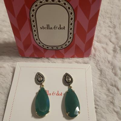 Earring lot 11 count with bracelet
