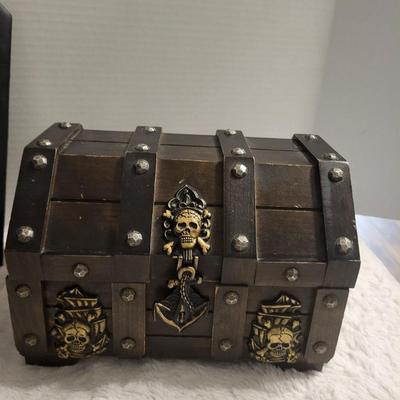 Skull jewelry box tie pin, Eagle brooch, Cuff links.