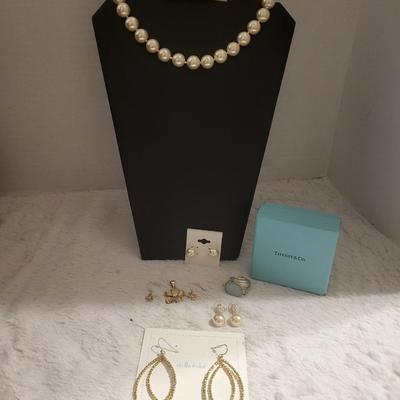 Monet necklace, Ring size 7 1/2, Stella and Dot earrings.