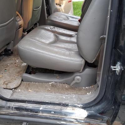 Sale Photo Thumbnail #10: 2004 chevy suburban z71. Mechanic special. Runs. Drives. does not stop. Will need to be trailered from the 25th st s and main ave area of Fargo.  
Sold as is.  Break Line broke and was unable to fix due to hand surgery.  Boxes in the back are the break li