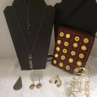 Earthly style jewelry