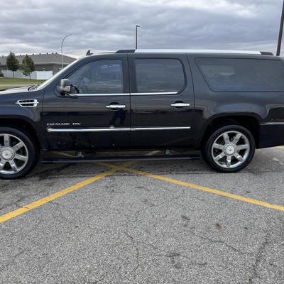 Sale Photo Thumbnail #14: 270k actual miles. Vehicle was used as a vehicle to and from work. It was used to haul some small trailers and a boat occasionally. Has auto start with 3 keys and 2 remotes. 1 key will need to be programmed. 
Repairs made in 2025-
New battery
New Starter
