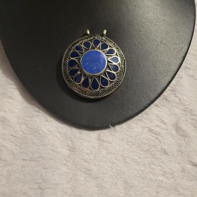 Beautiful sterling pendant 30 gr., Lapis stone
