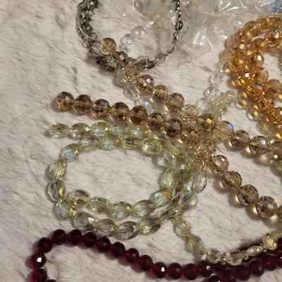 Beautiful bead various colors And sizes glass and such