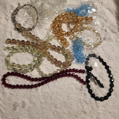 Beautiful bead various colors And sizes glass and such