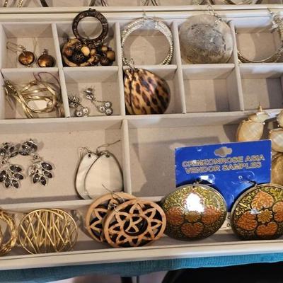 Sale Photo Thumbnail #765