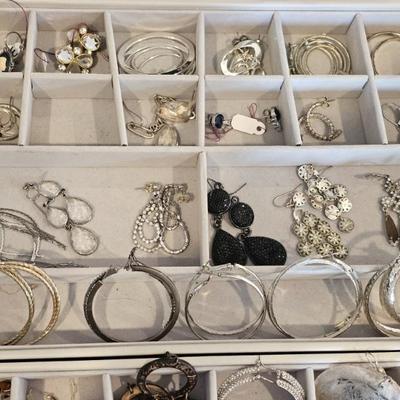 Sale Photo Thumbnail #766