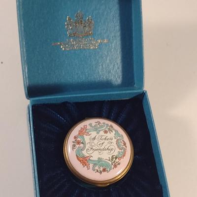 Sale Photo Thumbnail #253: Bilston & Battersea Enameled Box 'A Token of Friendship'- With Original Box